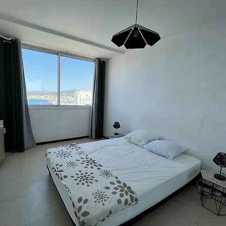 Panorama Exceptionnel Pour Ce T4 En Bord De Apartament Tulon